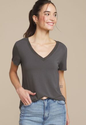 24/7 Mesh Trim V Neck Tee